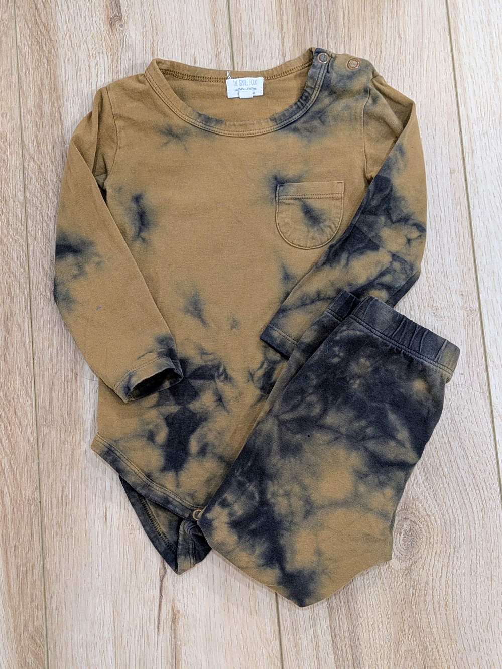 The Simple Folk Tie-Dye Long Sleeve Bodysuit & Pants Set - Tan/Black